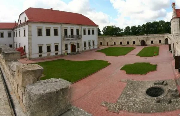 Куди поїхати на вихідні: вісім замків Тернопільщини, які можна відвідати за день