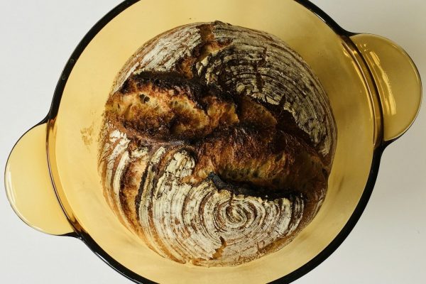 Закваска для хліба з нуля: годування, температура й ознаки активності